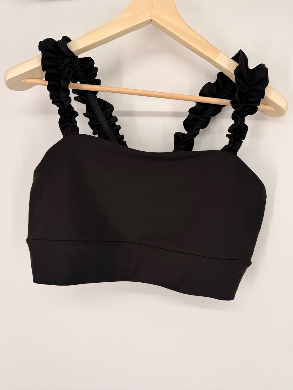 Aqua Athletic Black Ruffle Strap Sport Bra Size XL